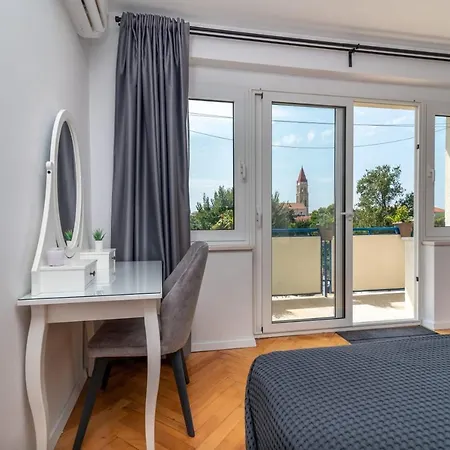 Luxury View Τρογκίρ