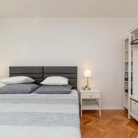 Luxury View Τρογκίρ